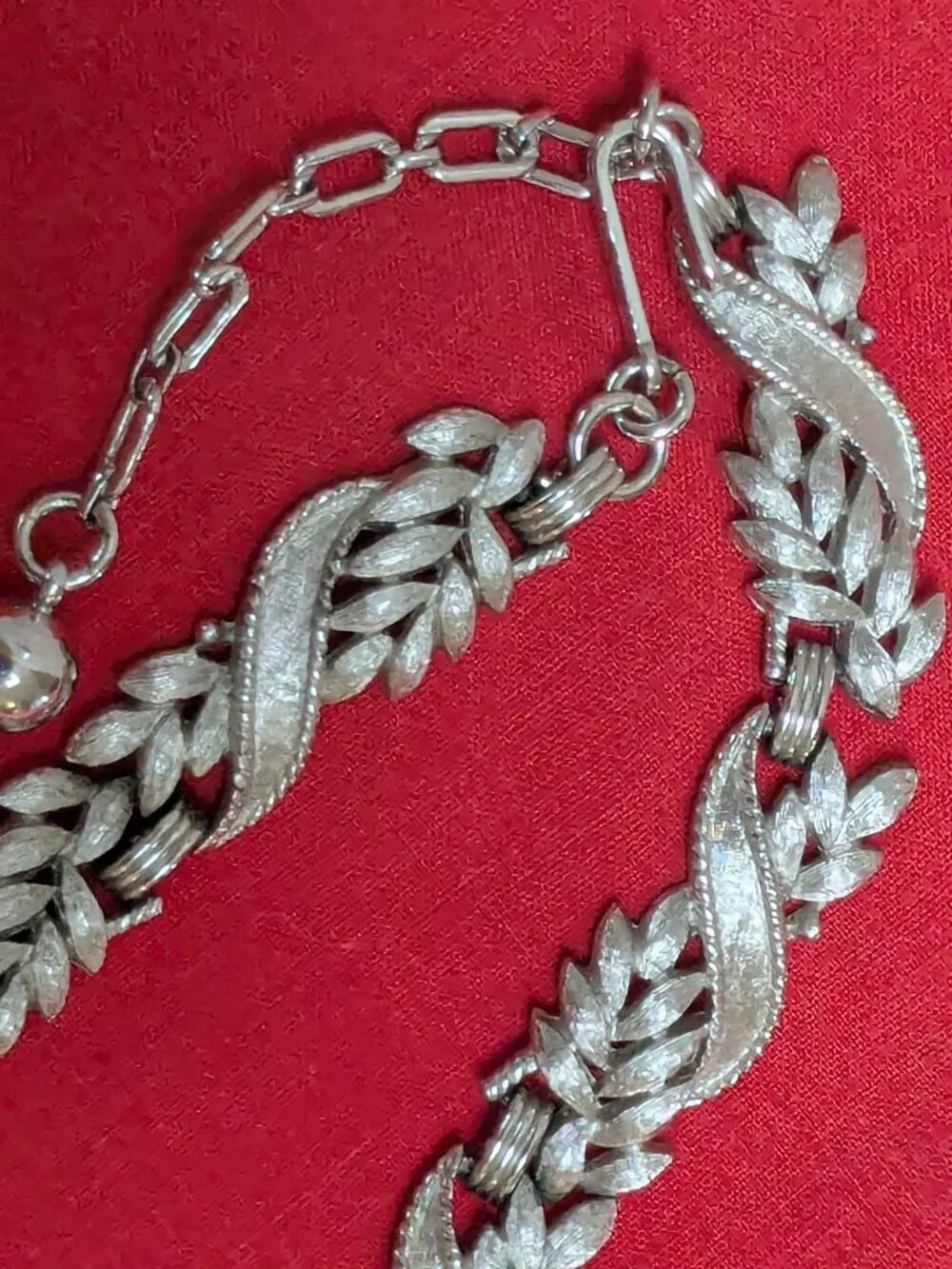 Vintage Signed TRIFARI Silver Tone Leaf Necklace Brushed Texture Mid-Century